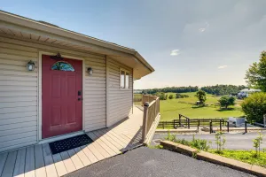 Image of Panoramic Views: Hillside Millersburg Studio