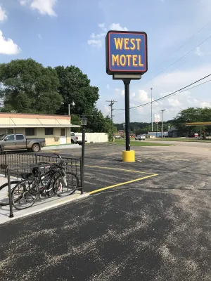 Image of West Motel