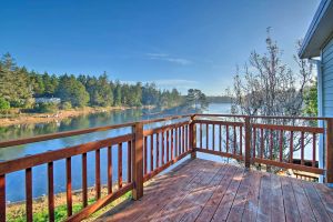 Image of Waterfront North Bend Home 9 Miles into Town