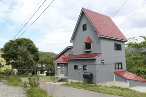 Image of Sunnsnow Tall house