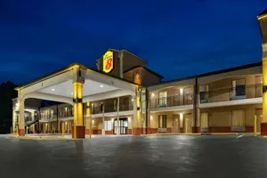 Image of Super 8 by Wyndham Pearl/Jackson/East