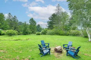 Image of 2 Mi to Chardon Square: Spacious Farmhouse