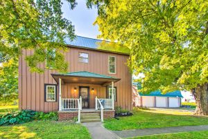 Image of Beautifully Restored Farmhouse in Marshall!