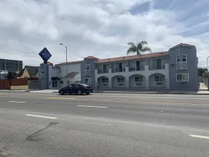Image of Crescent Inn