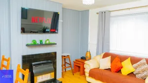 Image of Cradley Manor - Spacious 6 Bedroom House