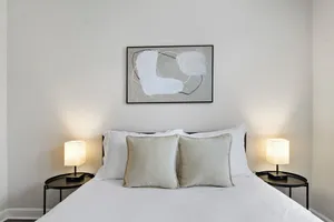 Image of 1BR Cozy Apt - Harper 404