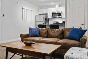 Image of Stylish 2BR Near UT Highland Evonify