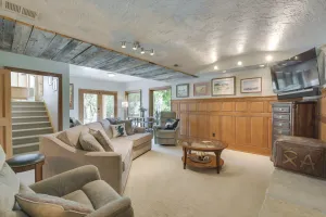 Image of Stunning Sheridan Ranch Villa Mountain View!