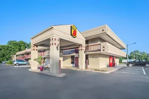 Image of Super 8 by Wyndham Commerce