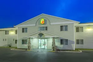 Image of Super 8 by Wyndham Hamilton
