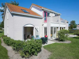 Image of Semi-detached Bungalow With Washing Machine, Beach at 500 m