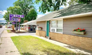 Image of Forest Lake Motel