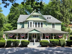 Image of Vine Cottage Inn