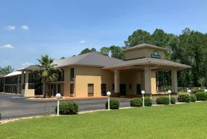 Image of Days Inn by Wyndham Lake City I-10