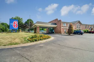 Image of Motel 6-Waukegan, IL