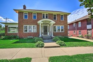 Image of Historic Illinois Home Near Mississippi River