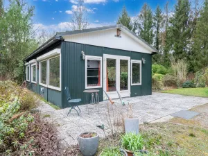 Image of Chalet with large garden and duck pond