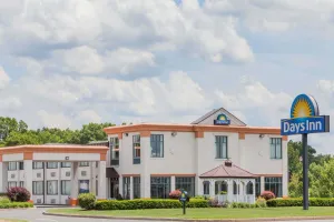 Image of Days Inn by Wyndham Windsor Locks / Bradley Intl Airport