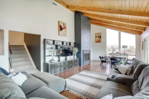 Image of Chic Santa Paula Home with Mountain and City Views!