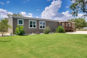 Image of Peaceful Countryside Home w/ Yard in Hawley