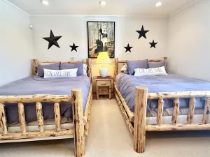 Image of Mh138 Mountain Harbor Holiday Roost