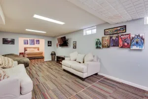 Image of 5-acre Graceland Family Home in West Des Moines
