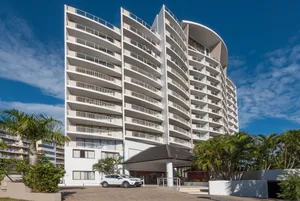 Image of Broadbeach Savannah Resort