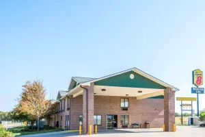 Image of Super 8 by Wyndham Salina I-70