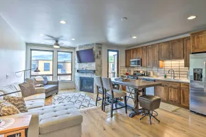 Image of 3 Mi to Dillon Reservoir: Condo w/ Balcony!
