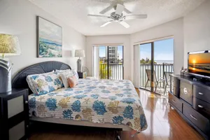 Image of Land's End 5-303 Gulf-Bay Front