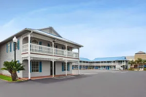 Image of Super 8 by Wyndham Foley