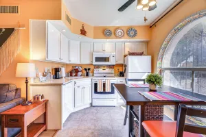 Image of Charming Green Valley Townhome w/ Community Pool!