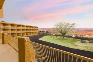 Image of Quality Inn View of Lake Powell - Page
