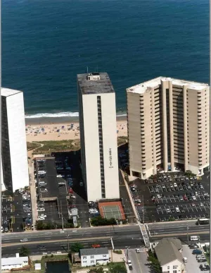 Image of Quay 903 2 Bedroom Condo by Redawning