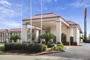 Image of Super 8 by Wyndham Baton Rouge/I-12