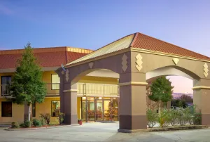 Image of Red Roof Inn & Suites Oxford