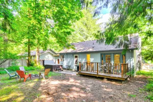 Image of Rhododendron Retreat w/ Hot Tub: Steps to River!