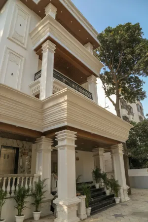 Image of Four Leaf Hotel Arjuna Manor, Varanasi
