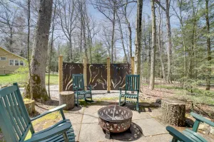 Image of Pool Access Pet-Friendly Pennsylvania Cabin!