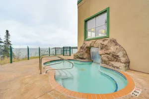 Image of Breathtaking Lake Views Studio, 2 Queen Beds, Fireplace and Heated Indoor and Outdoor Pools