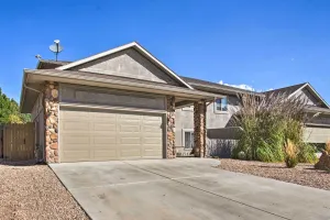 Image of Pet-Friendly Grand Junction Townhome with Yard!