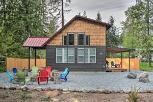 Image of Cozy Cabin - 5 Miles to Mt Rainier National Park!