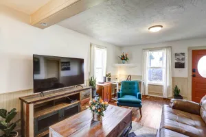Image of Charming Montrose Family Home Block to Downtown!