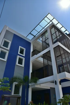 Image of Pran Crescent