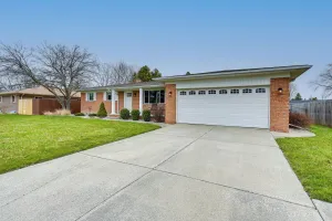Image of 3 Mi to Dtwn Saginaw: Spacious & Updated Home!
