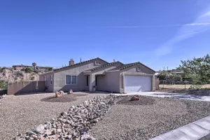Image of Inviting Retreat with Patio Less Than 1 Mi to Colorado River