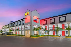 Image of Super 8 by Wyndham Orlando Near Florida Mall