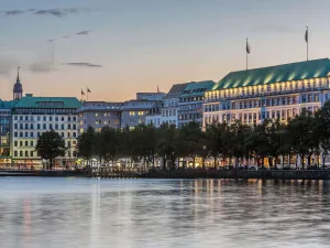Image of Fairmont Hotel Vier Jahreszeiten, Hotel des Jahres 2023 & 2024- Die 101 Besten