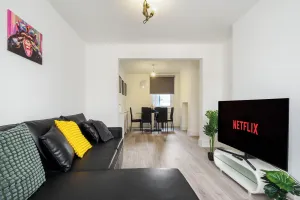 Image of Dartford - 3 Bed House- Sleeps7 - Garden