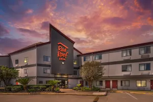 Image of Red Roof Inn Houston Brookhollow